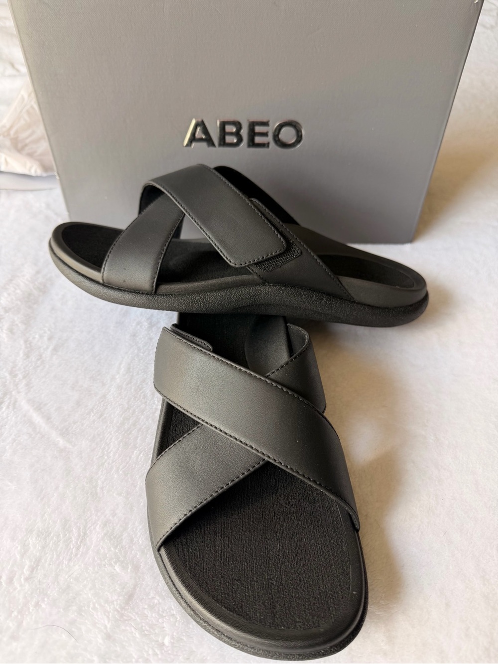 Abeo Laguna Slide Cross-Strap Sandal - Black size 8 - Picture 3 of 6